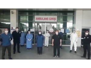 Sağlık Ve Polis Ekipleri Çocukları Unutmadı