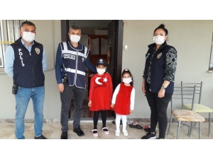 Kozan Polisi 155’i Arayan Minik Hasret’i Yalnız Bırakmadı