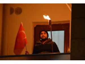 Sarıkamış’ta Meşaleli Bayraklı 23 Nisan Coşkusu