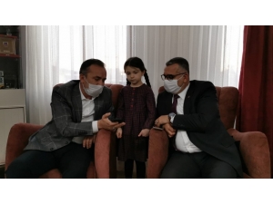 Bakan Soylu Şehit Kızının Bayramını Kutladı