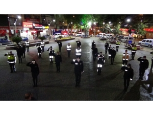 Polis Araçlarıyla Fener Alayı