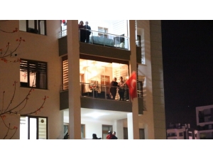 Niğde’de Balkonlarda 23 Nisan Coşkusu