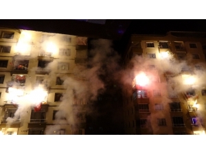 İstiklal Marşı’nı Okudular, Dj Performansıyla Eğlendiler