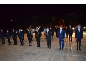 Didim Protokolü Önce İstiklal Marşı Okudu Ardından Dilek Balonu Uçurdu