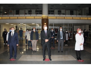 Sağlık Çalışanları Bu Kez Çocuklar İçin Tek Yürek Oldu