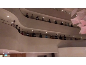 Evine Gidemeyen Sağlıkçılardan Kaldıkları Otelde 23 Nisan Kutlaması