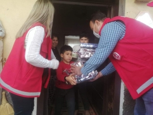 Nallıhan’da 23 Nisan’da Doğan Çocuğa Doğum Günü Sürprizi