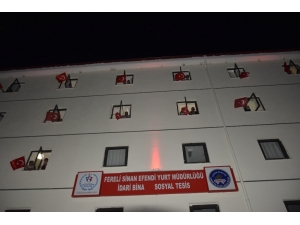 23 Nisan Çoşkusuna Karantinadaki Vatandaşlar Da Ortak Oldu