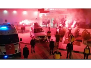 Eskişehir 112 Personeli Bu Kez ’Ulusal Egemenliği’ Kutlamak İçin Dışarı Çıktı