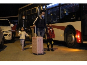 Tayland’dan Getirilen 82 Türk Vatandaşı İzmir’de Karantinaya Alındı