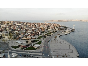4 Günlük Sokağa Çıkma Kısıtlaması Nedeniyle Üsküdar Meydanı Boş Kaldı