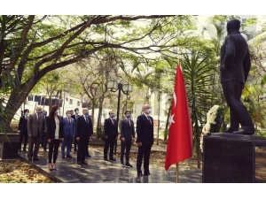 Venezuela’da 23 Nisan Coşkusu