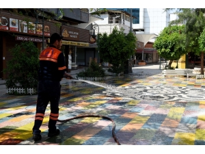 Muratpaşa Dezenfekte Olmaya Devam Ediyor