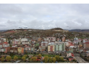 Oltu’da Yüksek Kesimlere Kar Yağdı