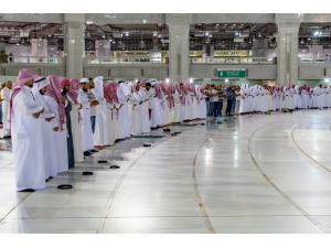 Mescid-i Haram, Mescid-i Nebevi Ve Mescid-i Aksa’da İlk Teravih Namazı Kılındı