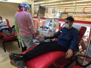 Koronayı Yendi Hayat Kurtarmak İçin Kızılay’a Koştu