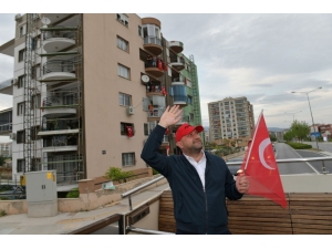 Başkan Gümrükçü’den Otobüsle Bayram Kutlaması