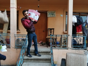 Aralarında Para Toplayan Esnaf 165 Gıda Kolisi Dağıttı