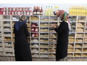 İhtiyaç Sahibi Vatandaşlar İçin Mescit Market Oldu