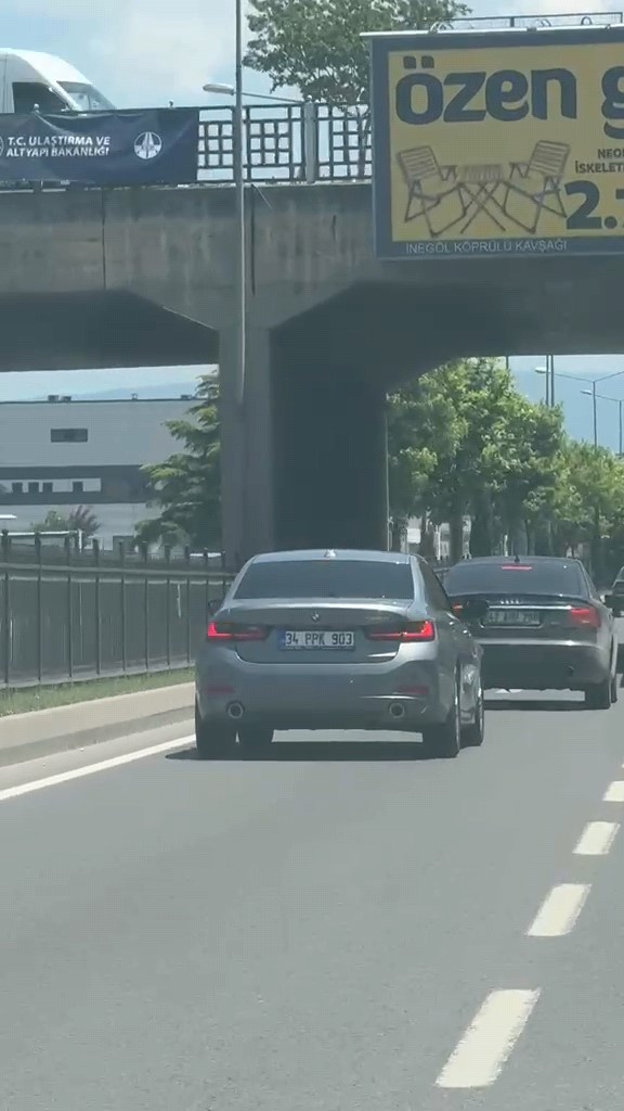 trafikte-tehlikeli-seyreden-surucuye-22-bin-lira-ceza