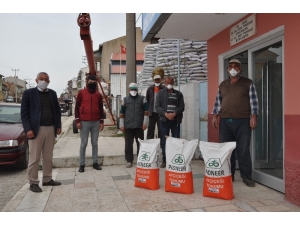 Afyonkarahisar’da Yüzde 75 Hibe Destekli Ayçiçeği Ve Kuru Fasulye Tohumu Dağıtıldı