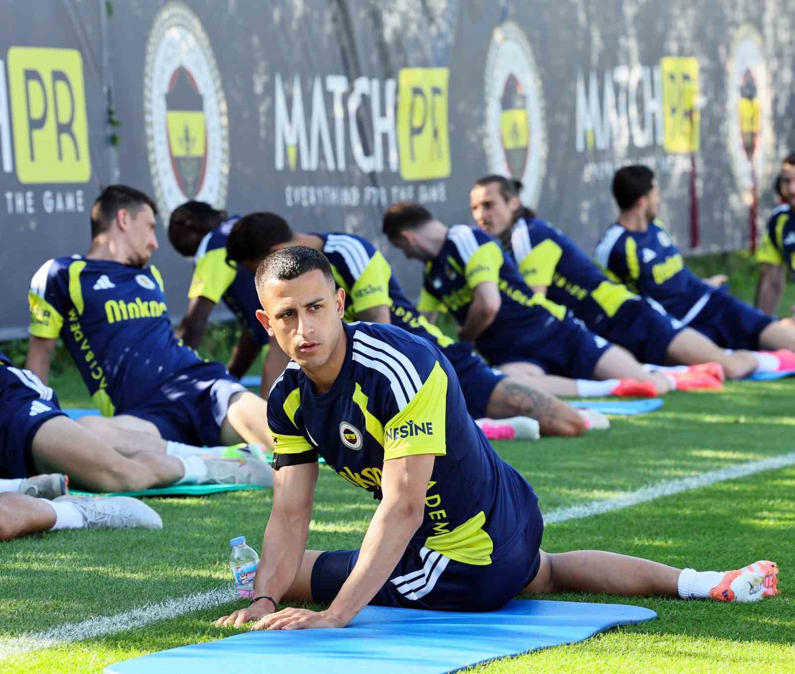 fenerbahce-yeni-sezon-hazirliklarini-avusturya-da-surduruyor