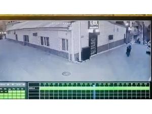 Yeni Olanı Çaldı, Eski Olanı Dönüp Geri Aldı