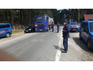 Yol Kontrolleri Aralıksız Devam Ediyor