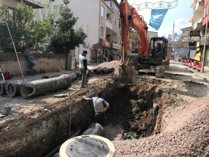 İzmit Bağdat Caddesi’nde Altyapı Çalışmaları Sürüyor