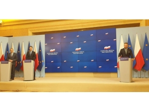 Polonya’da Eğitime Verilen Ara 24 Mayıs’a Kadar Uzatıldı