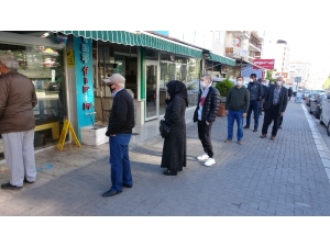 Ramazan Geleneği ’Pide Kuyruğu’ Bu Defa Sosyal Mesafeli