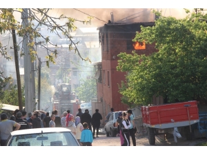 Manisa’da Ev Yangını