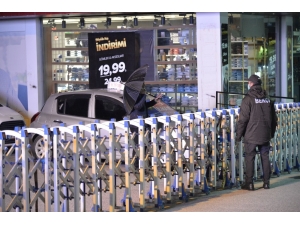Muş’un En İşlek Caddesinde Yaya Ve Araç Trafiği Kısıtlaması Başladı