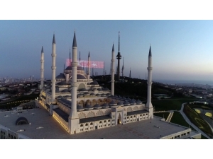Ramazanın İlk Gününde Çamlıca Camii Havadan Görüntülendi