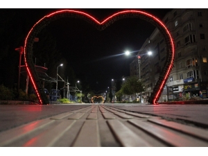 Elazığ’da Koronaya Karşı Gece Kısıtlaması, Sokaklar Boş Kaldı