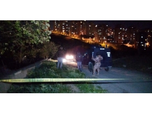 Polisin "Dur" İhtarına Uymayan İki Hırsızlık Şüphelisi Kovalamaca Sonunda Yakalandı