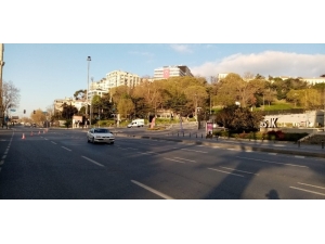 İstanbul Meydanlarında Korona Sessizliği