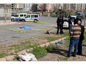 Binanın 8. Katından Düşen İşçi Hayatını Kaybetti