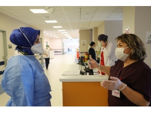 Hastanedeki Personele Psikiyatri Kliniğinden Destek