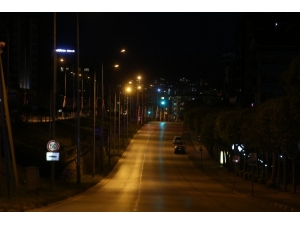 Bursa’nın Hareketli Caddelerinden Fsm Bulvarı Da Sessizleşti