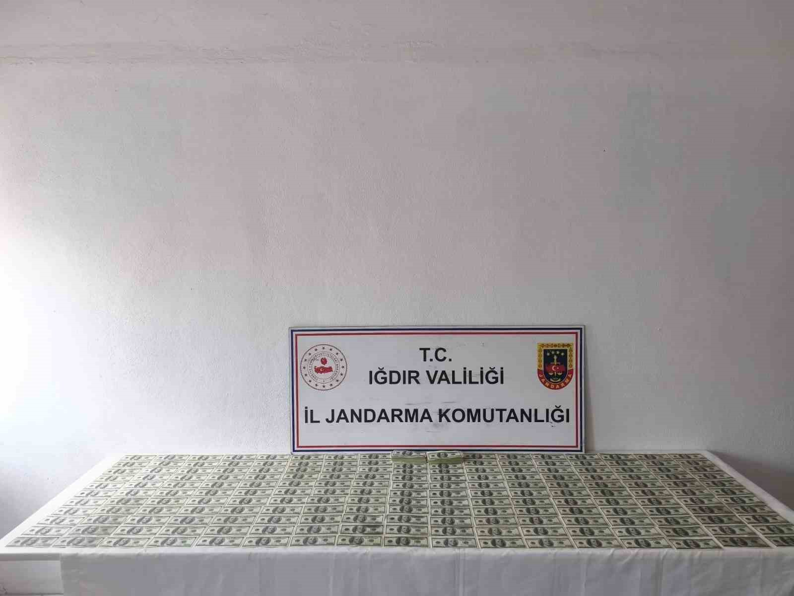 igdir-da-2-5-milyon-liralik-sahte-dolar-operasyonu