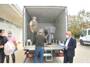 Birecik’te 3 Bin Kişiye Sıcak İftar Yemeği