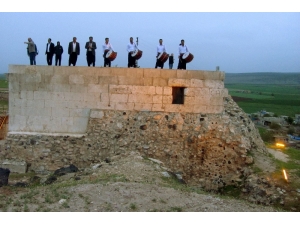 Kaymakam İlk Davulu Çaldırdı İlk Maniyi Okudu