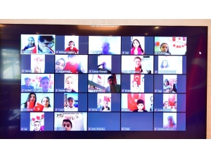 Ortaokul Örencilerinin Vali Mutluluğu