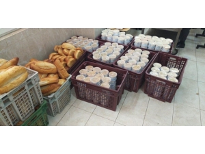 Gaziantep’te Sıcak Yemek Ve Gıda Paketi Yardımı