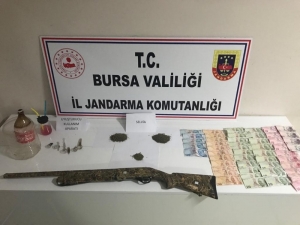 Bursa’da Uyuşturucu Operasyonu: 3 Gözaltı