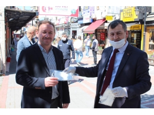 Vatandaşlara Maske Desteği Sürüyor