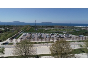 Korona Virüs Günlerinde Vatandaşların Karavanlarda Yaşadığı ‘Karavan Parkı’ Havadan Görüntülendi