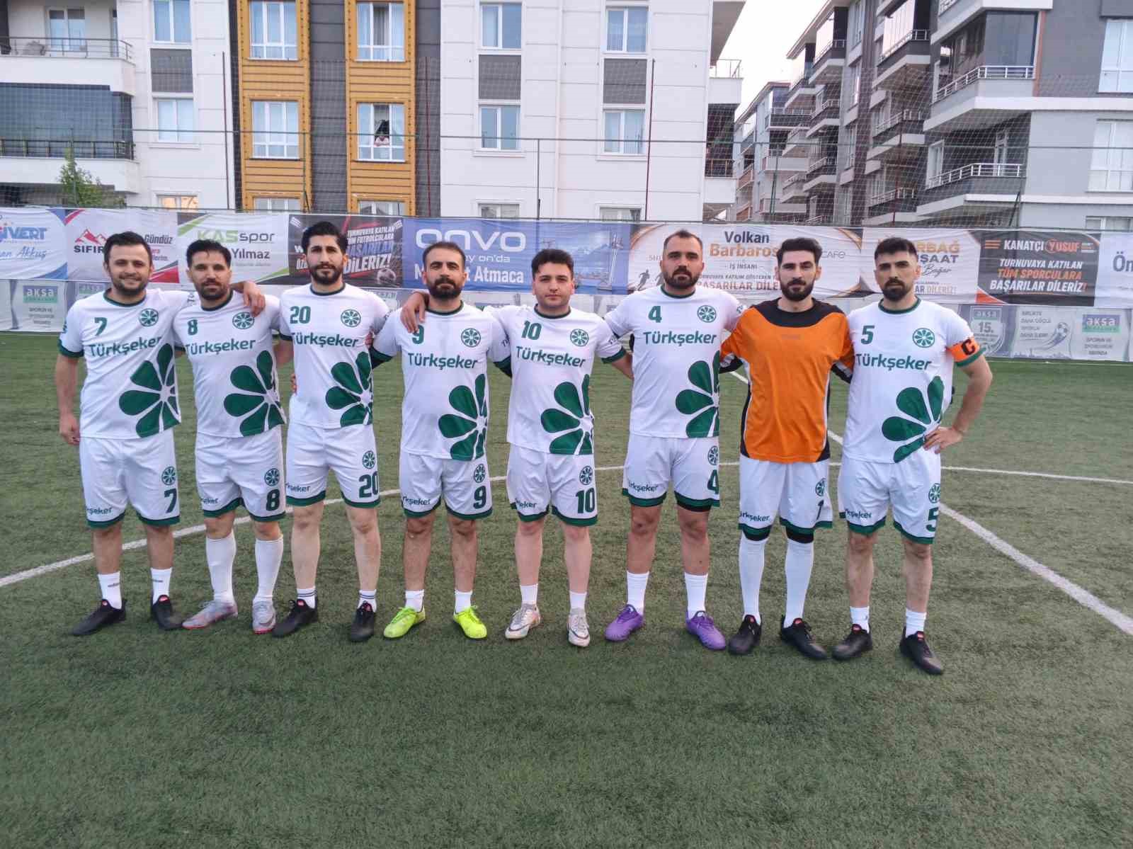 kurumlar-arasi-turnuvada-sampiyon-turk-seker-spor-oldu