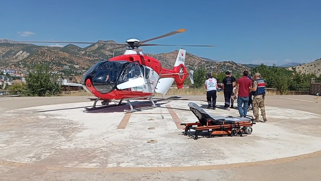 elinden-yaralanan-hasta-helikopter-ambulansla-malatya-ya-sevk-edildi